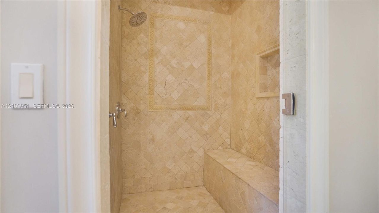 En Venta: $4,350,000 (5 camas, 5 baños, 4322 Pies cuadrados)