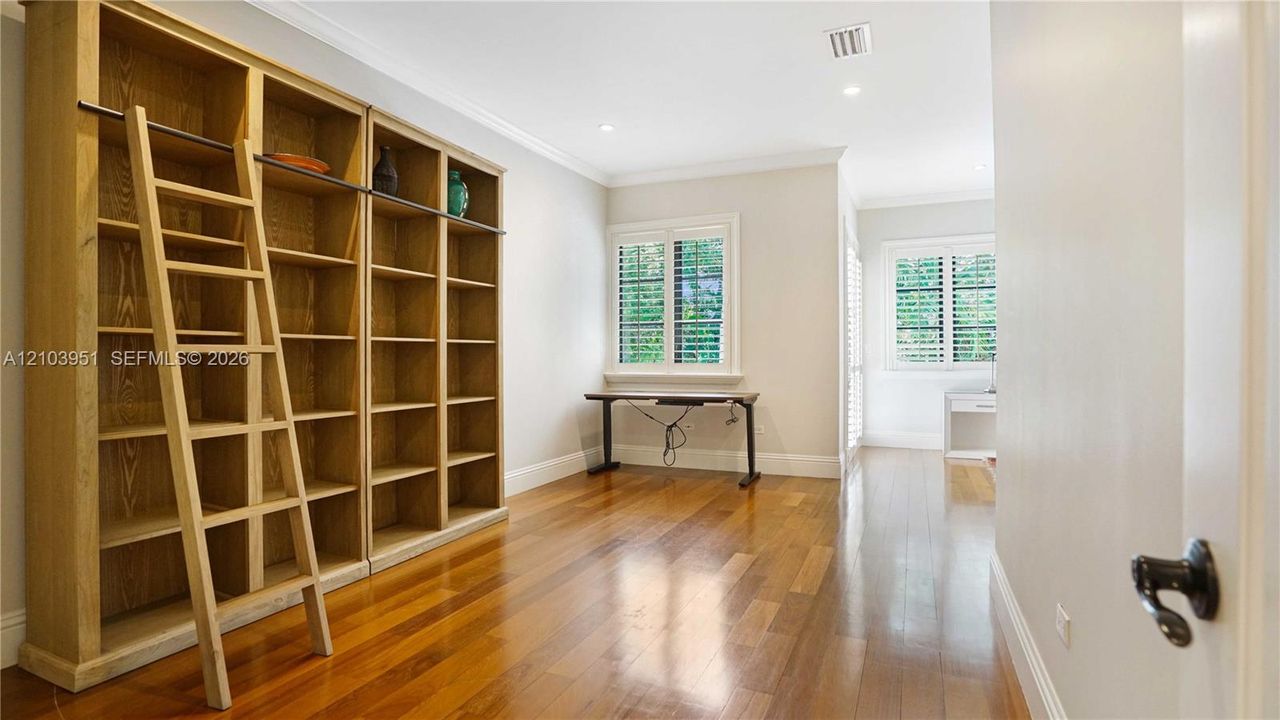 En Venta: $4,350,000 (5 camas, 5 baños, 4322 Pies cuadrados)