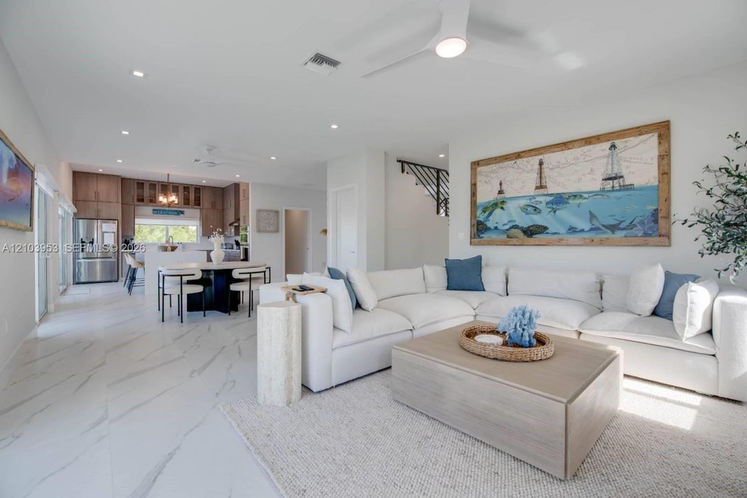 En Venta: $2,720,000 (3 camas, 2 baños, 2566 Pies cuadrados)