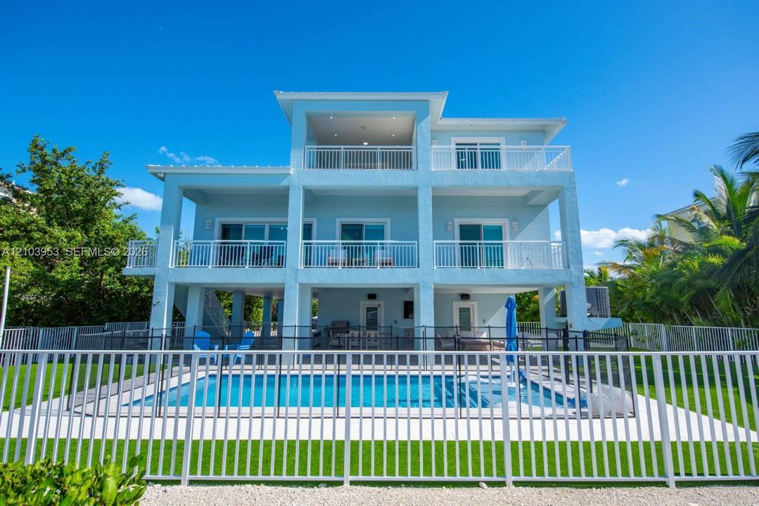 En Venta: $2,720,000 (3 camas, 2 baños, 2566 Pies cuadrados)