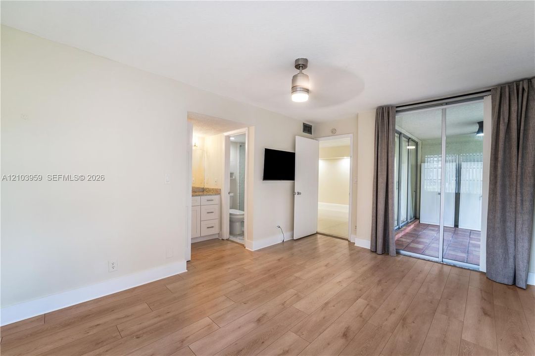 For Rent: $2,500 (3 beds, 2 baths, 1155 Square Feet)