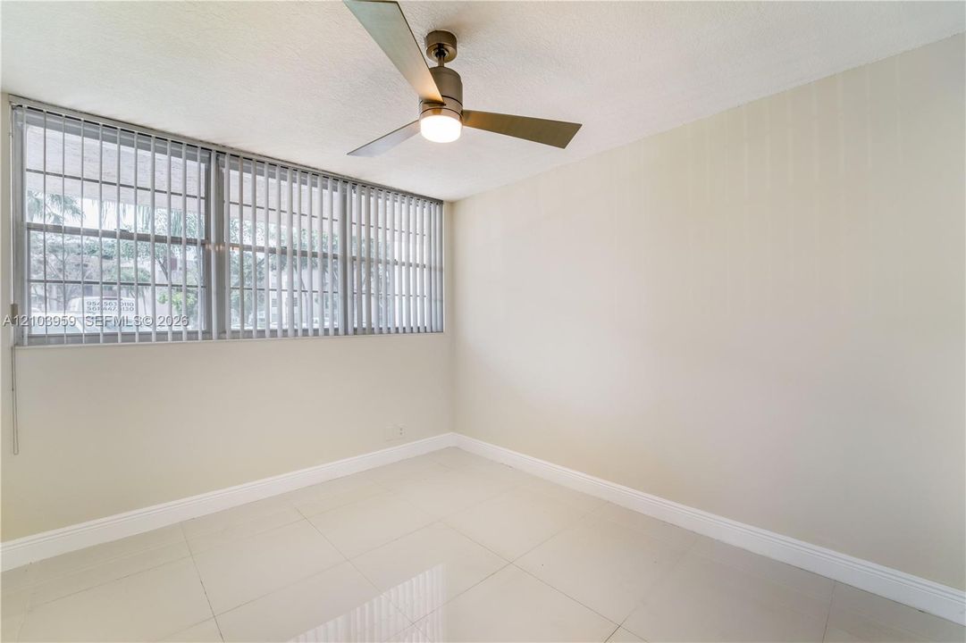 For Rent: $2,500 (3 beds, 2 baths, 1155 Square Feet)