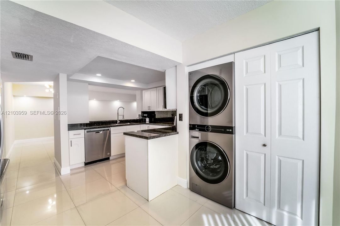 For Rent: $2,500 (3 beds, 2 baths, 1155 Square Feet)
