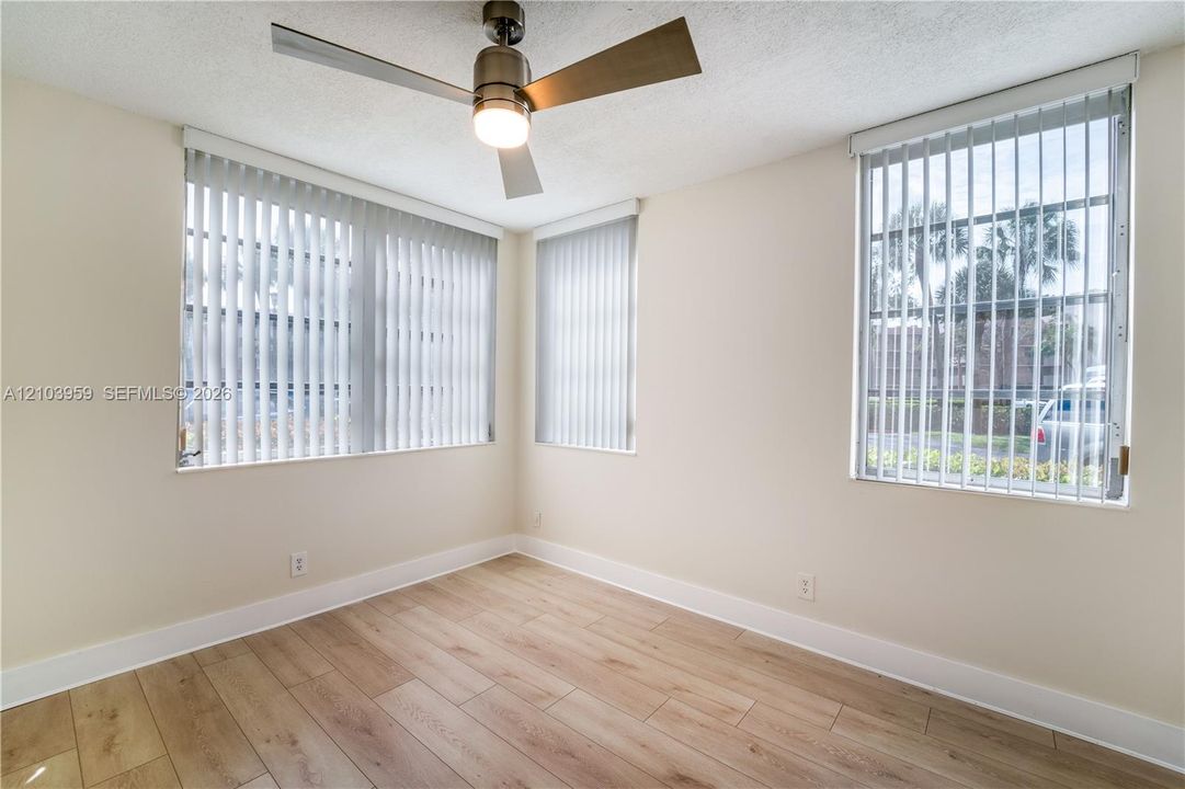For Rent: $2,500 (3 beds, 2 baths, 1155 Square Feet)
