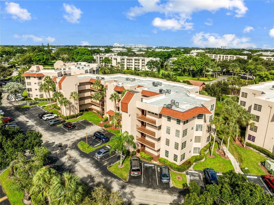 For Rent: $2,500 (3 beds, 2 baths, 1155 Square Feet)
