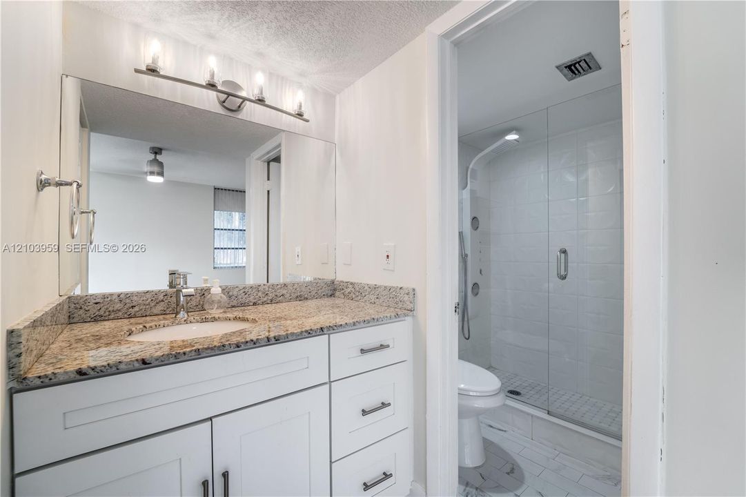 For Rent: $2,500 (3 beds, 2 baths, 1155 Square Feet)