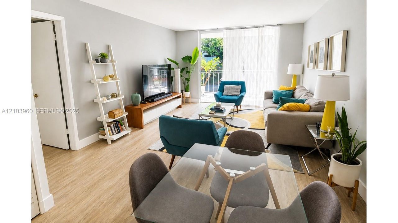 For Rent: $3,100 (2 beds, 1 baths, 926 Square Feet)