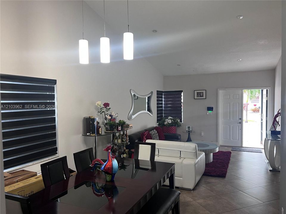 En Renta: $3,900 (3 camas, 2 baños, 1611 Pies cuadrados)