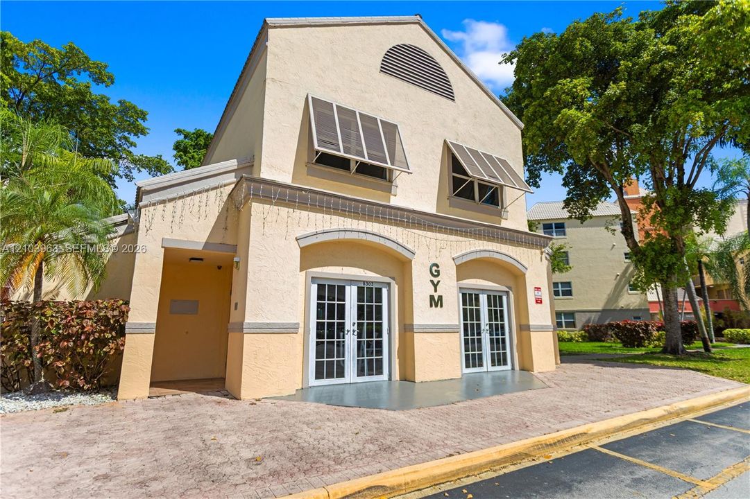 For Sale: $269,000 (2 beds, 2 baths, 1197 Square Feet)