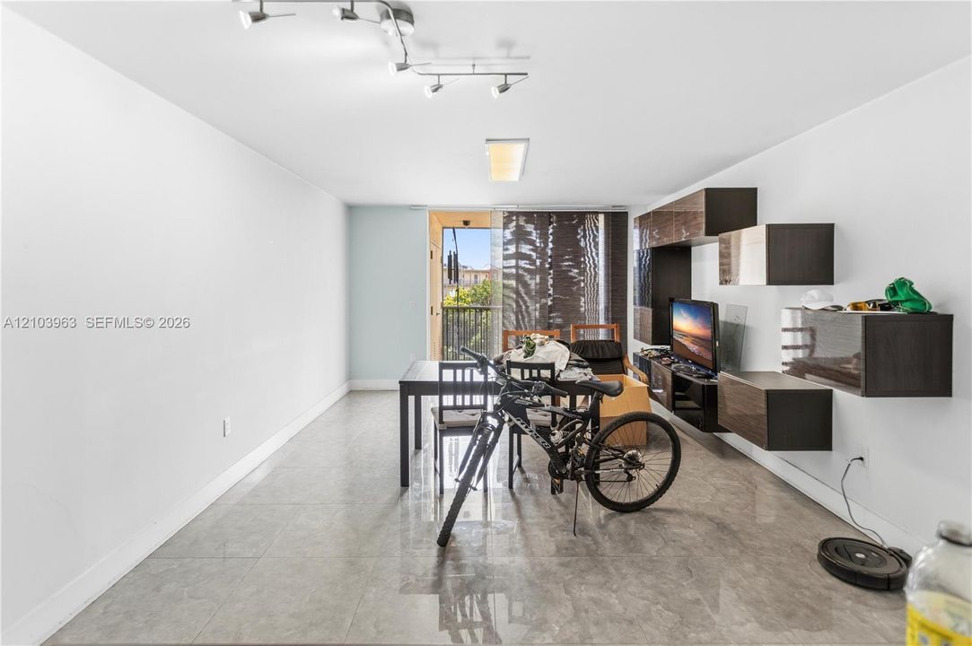 For Sale: $269,000 (2 beds, 2 baths, 1197 Square Feet)