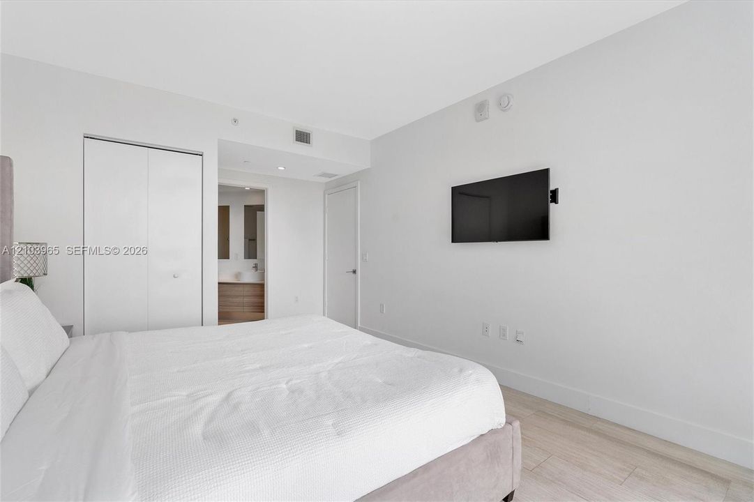 В аренду: $6,000 (2 спален, 2 ванн, 1096 Квадратных фут)