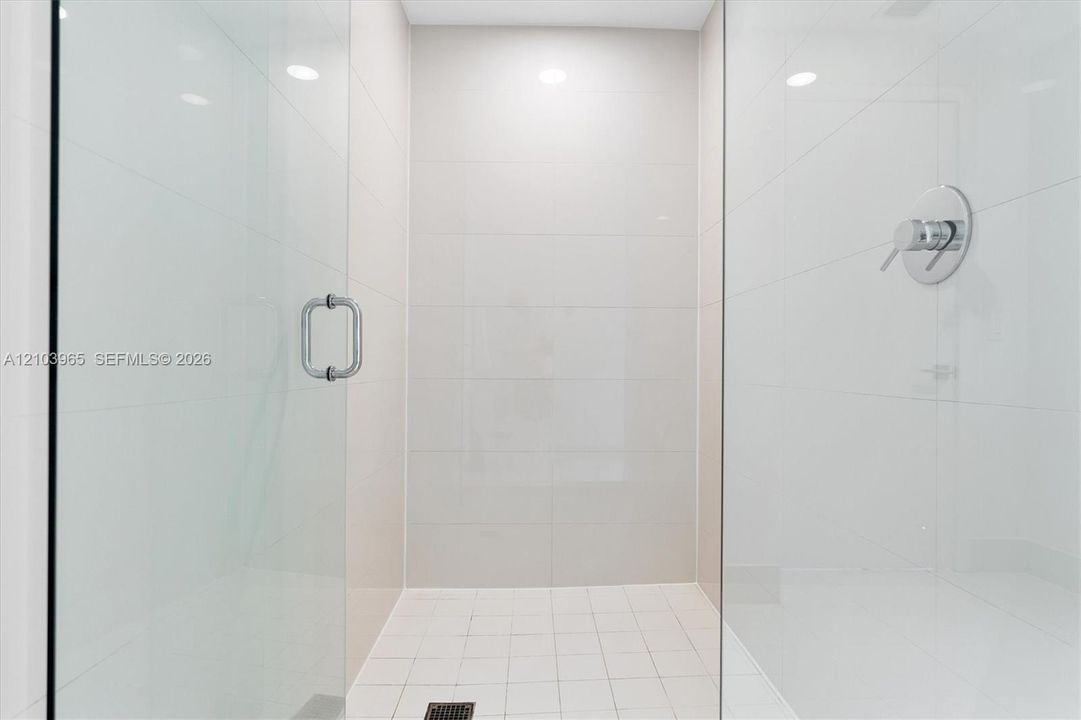 В аренду: $6,000 (2 спален, 2 ванн, 1096 Квадратных фут)