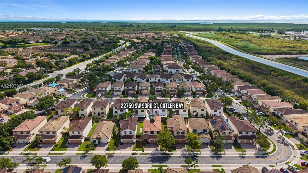 En Venta: $630,000 (5 camas, 2 baños, 2492 Pies cuadrados)