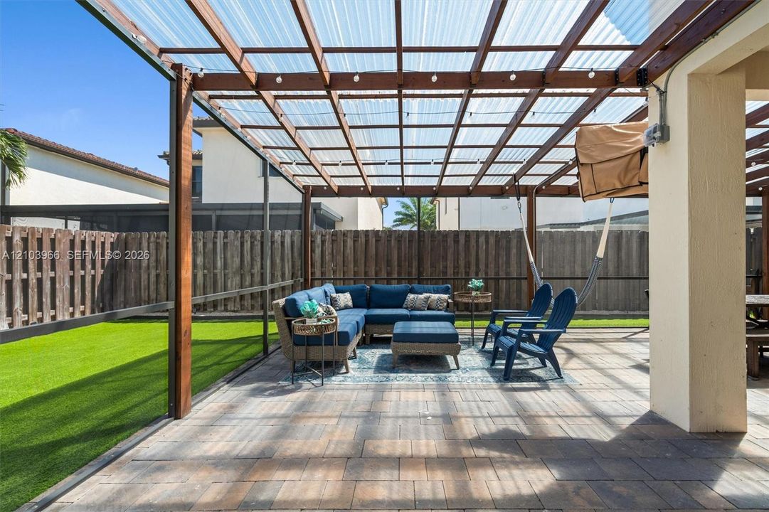 En Venta: $630,000 (5 camas, 2 baños, 2492 Pies cuadrados)