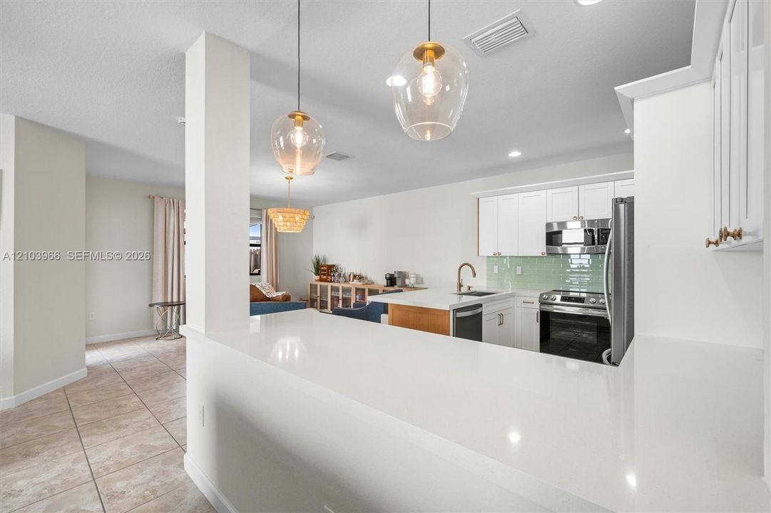En Venta: $630,000 (5 camas, 2 baños, 2492 Pies cuadrados)
