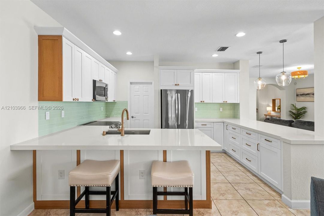 En Venta: $630,000 (5 camas, 2 baños, 2492 Pies cuadrados)