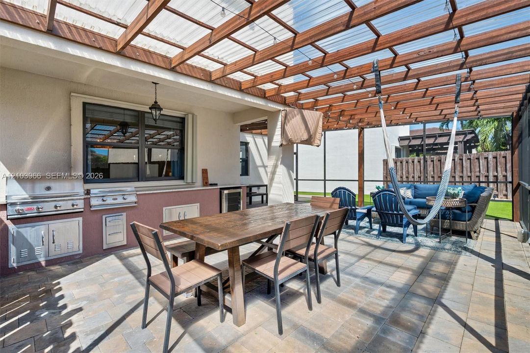 En Venta: $630,000 (5 camas, 2 baños, 2492 Pies cuadrados)