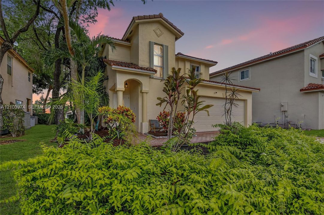 En Venta: $675,000 (4 camas, 2 baños, 2027 Pies cuadrados)