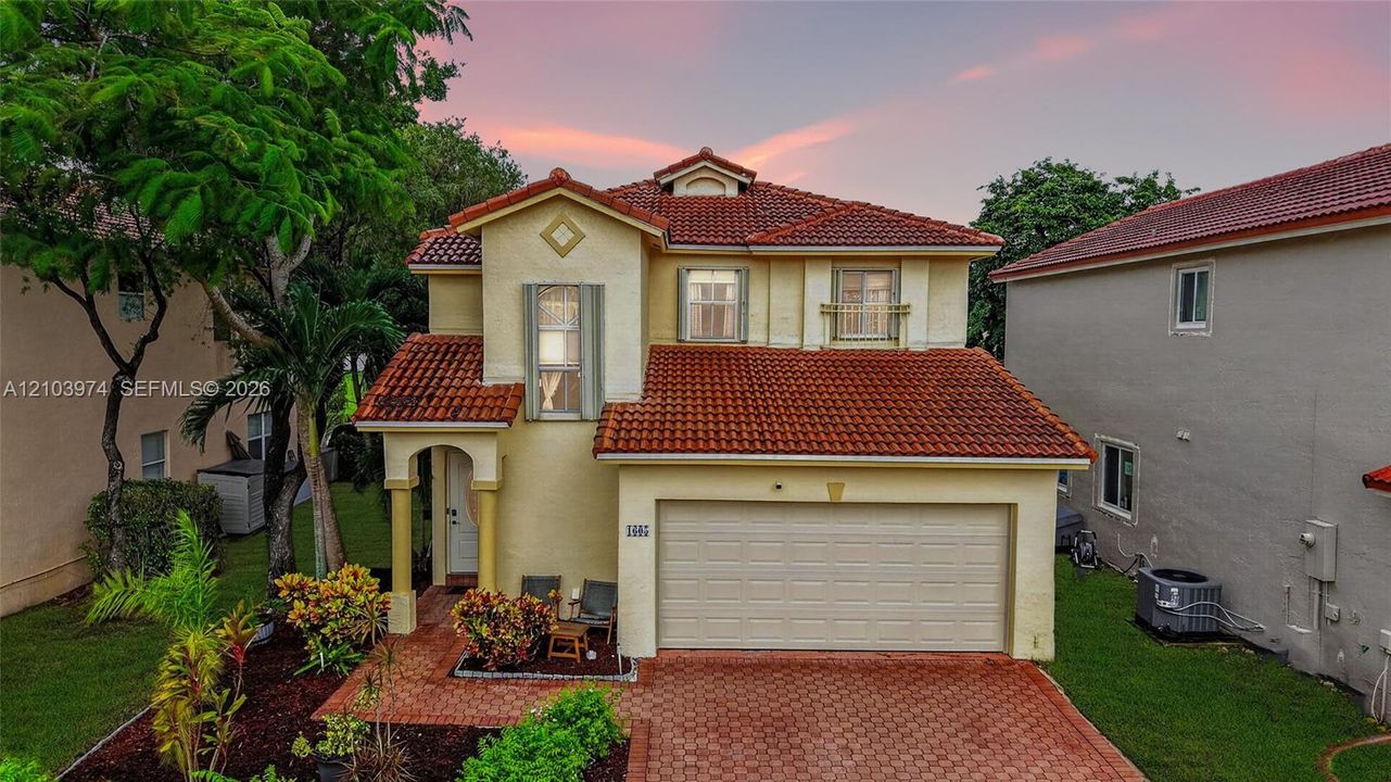 En Venta: $675,000 (4 camas, 2 baños, 2027 Pies cuadrados)
