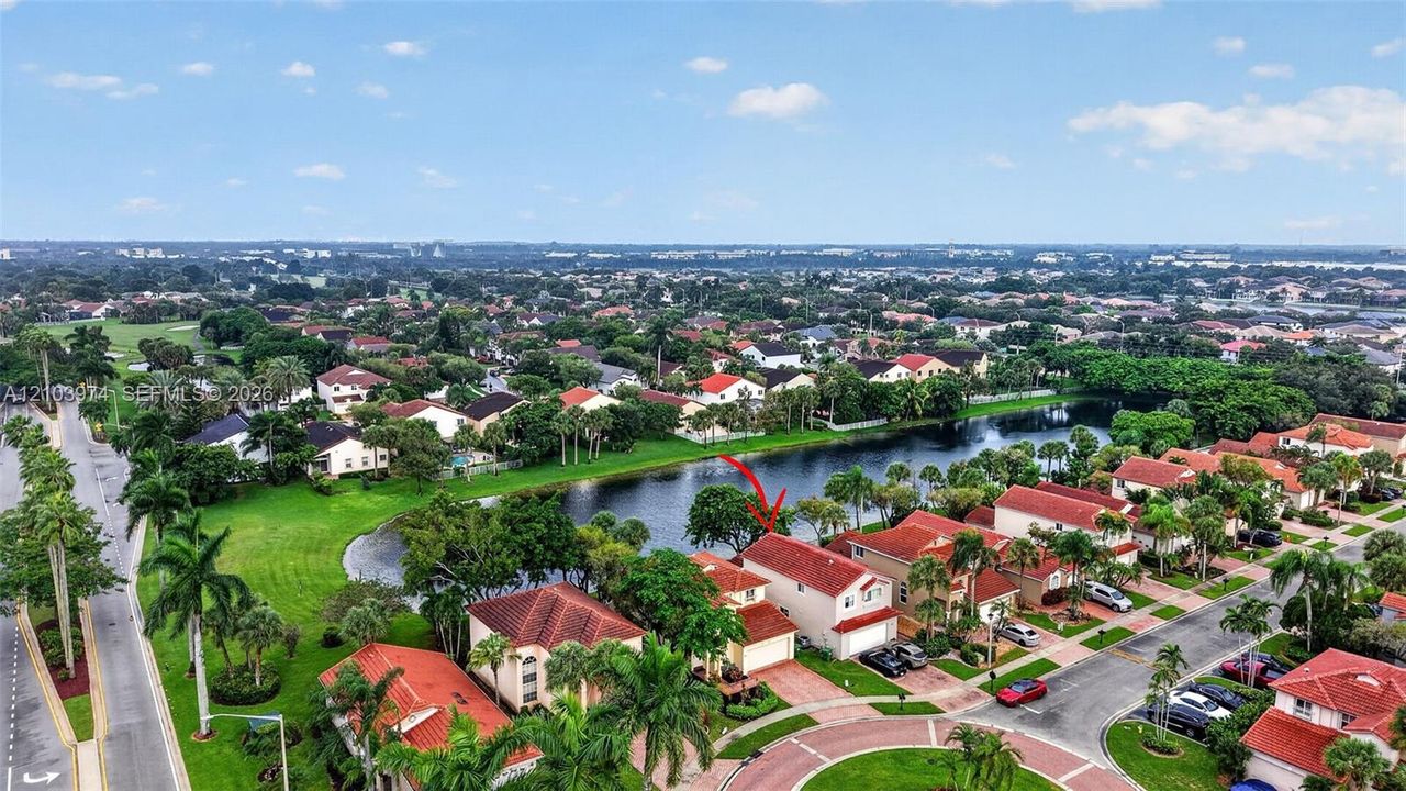 En Venta: $675,000 (4 camas, 2 baños, 2027 Pies cuadrados)