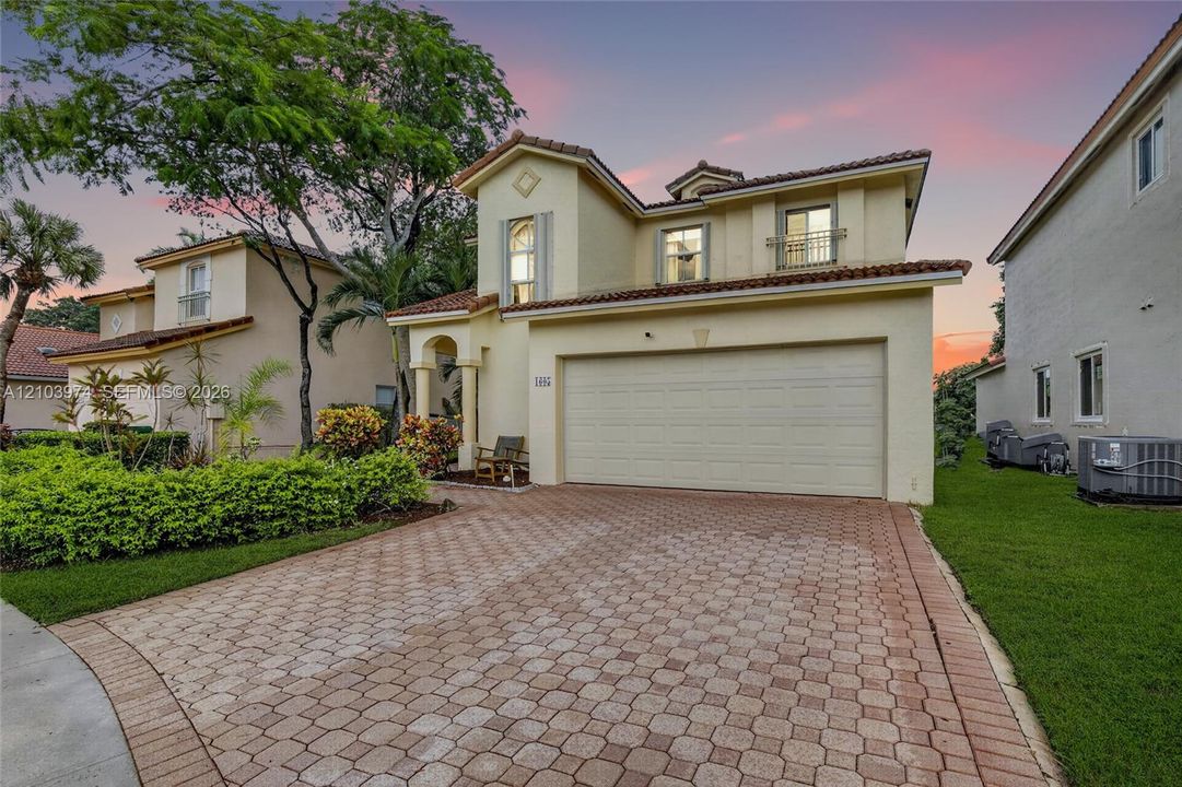 En Venta: $675,000 (4 camas, 2 baños, 2027 Pies cuadrados)