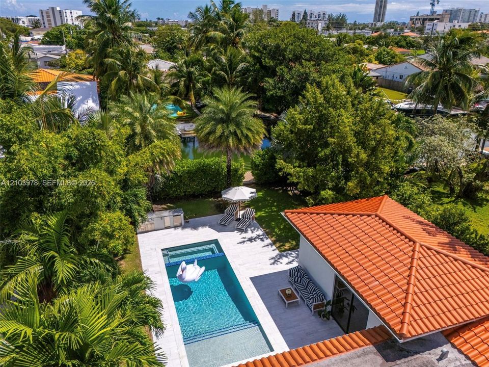 На продажу: $4,150,000 (4 спален, 4 ванн, 2455 Квадратных фут)