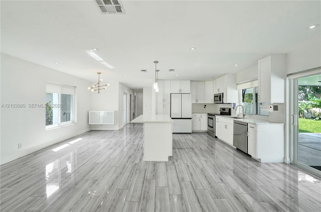 En Venta: $525,000 (3 camas, 2 baños, 1526 Pies cuadrados)