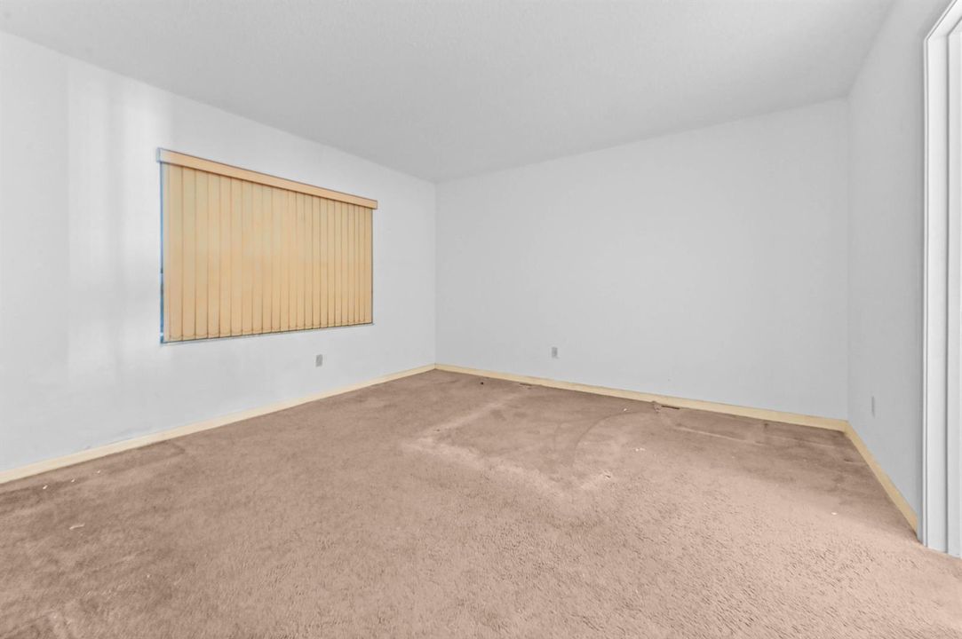 19 Bedroom 01