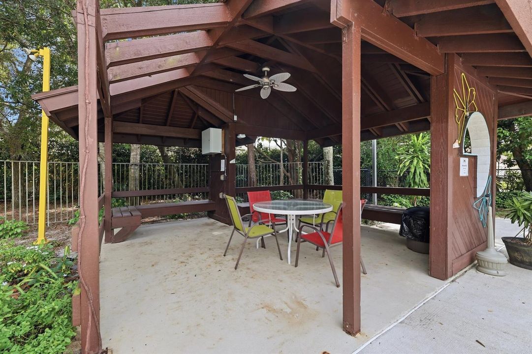 Strathmore Gate West Pool Pavilion