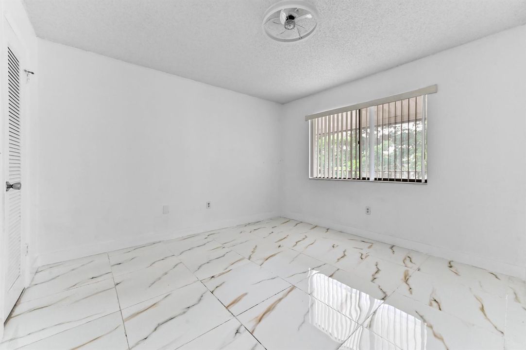 14 bedroom 01