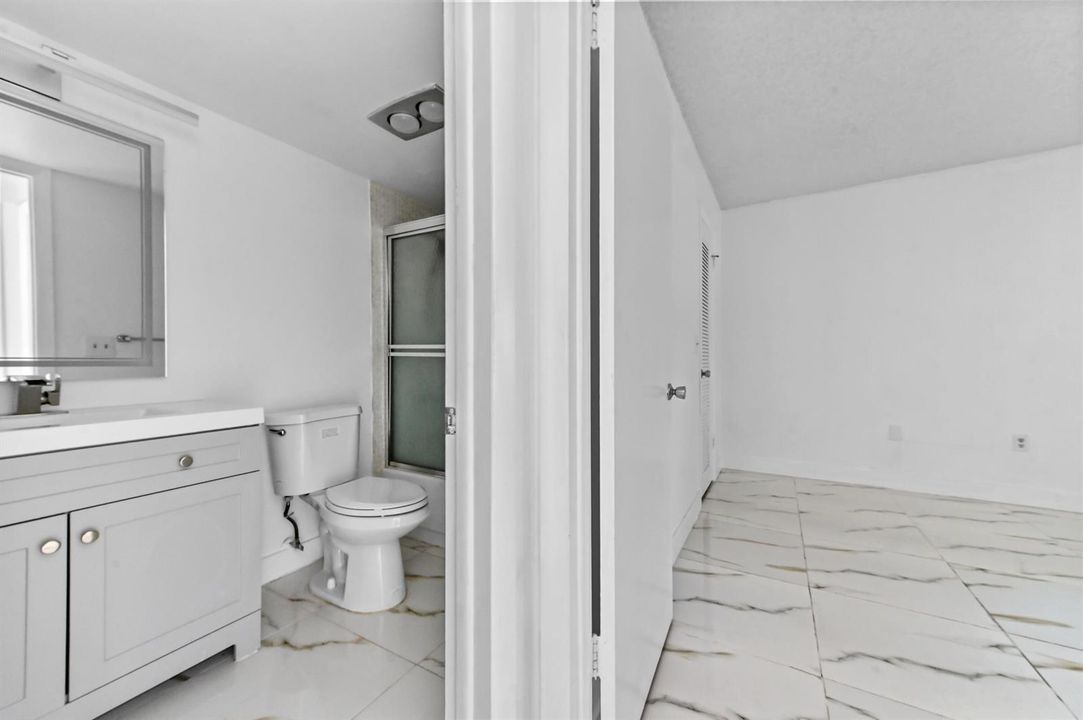 12 bathroom 01
