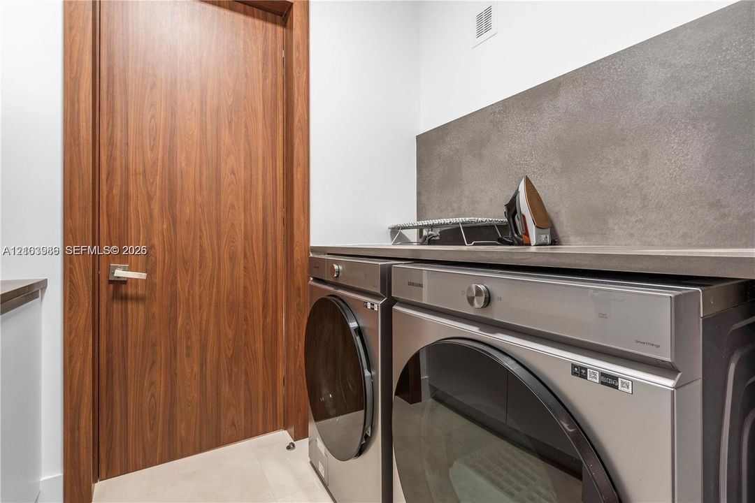 В аренду: $16,000 (3 спален, 3 ванн, 1222 Квадратных фут)