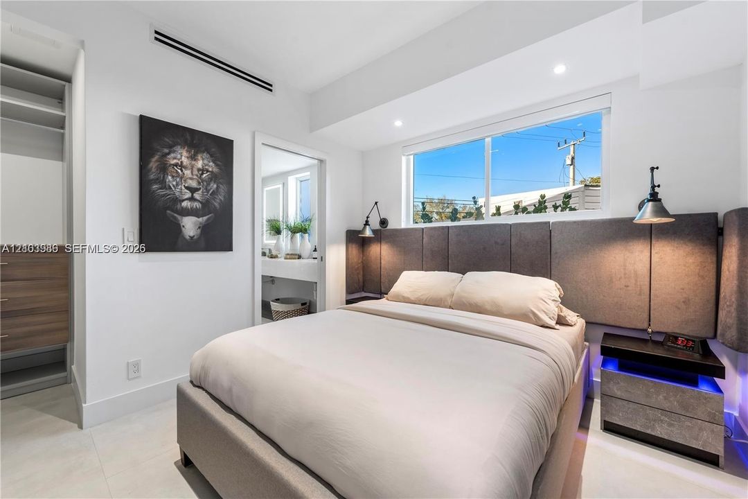 В аренду: $16,000 (3 спален, 3 ванн, 1222 Квадратных фут)