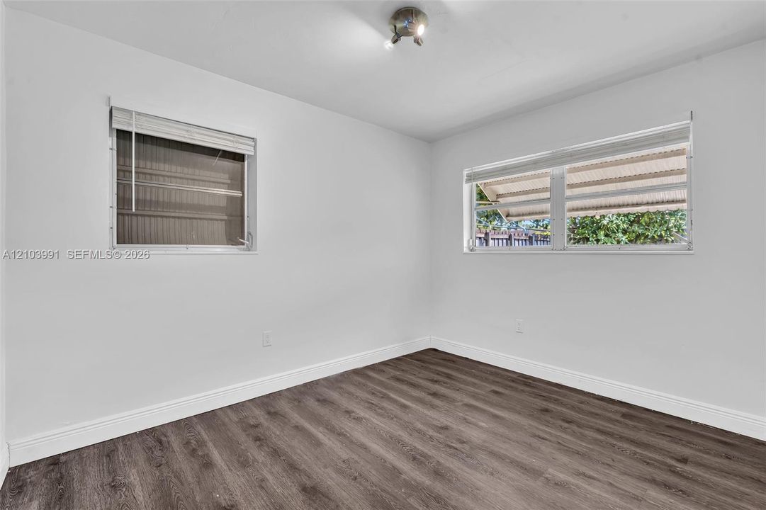 For Rent: $2,995 (2 beds, 1 baths, 1172 Square Feet)