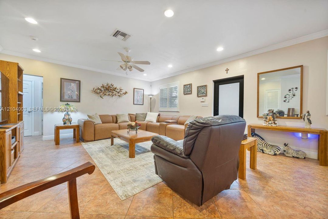 En Venta: $625,000 (3 camas, 2 baños, 1608 Pies cuadrados)