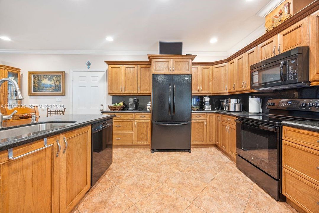 En Venta: $625,000 (3 camas, 2 baños, 1608 Pies cuadrados)