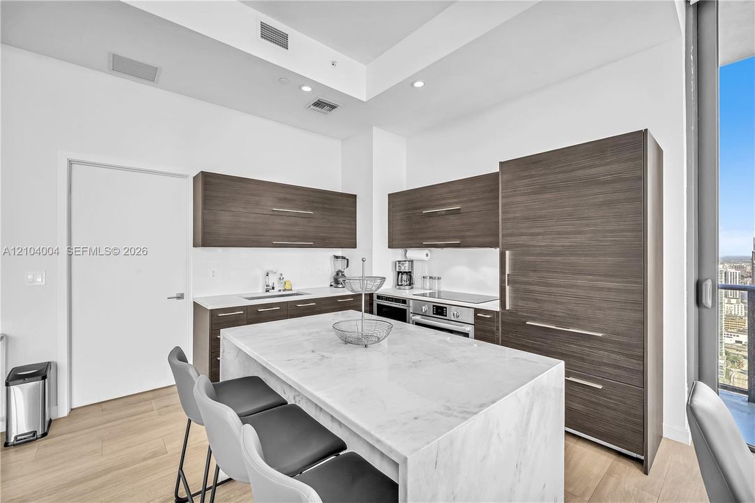 For Rent: $9,250 (3 beds, 3 baths, 1515 Square Feet)