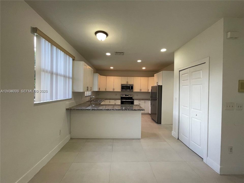 For Rent: $4,500 (4 beds, 3 baths, 2946 Square Feet)