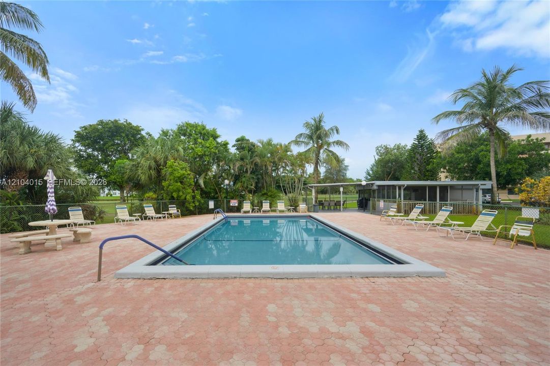 For Sale: $145,000 (2 beds, 2 baths, 1142 Square Feet)