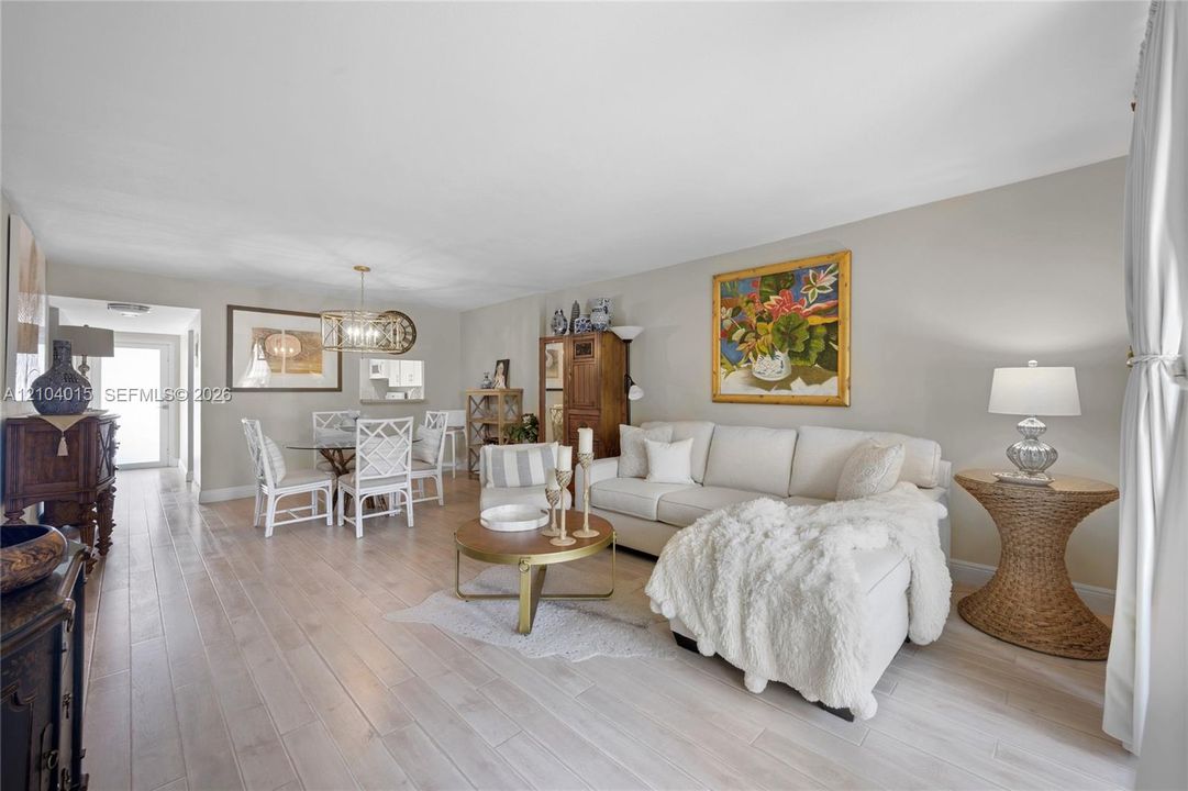 For Sale: $145,000 (2 beds, 2 baths, 1142 Square Feet)