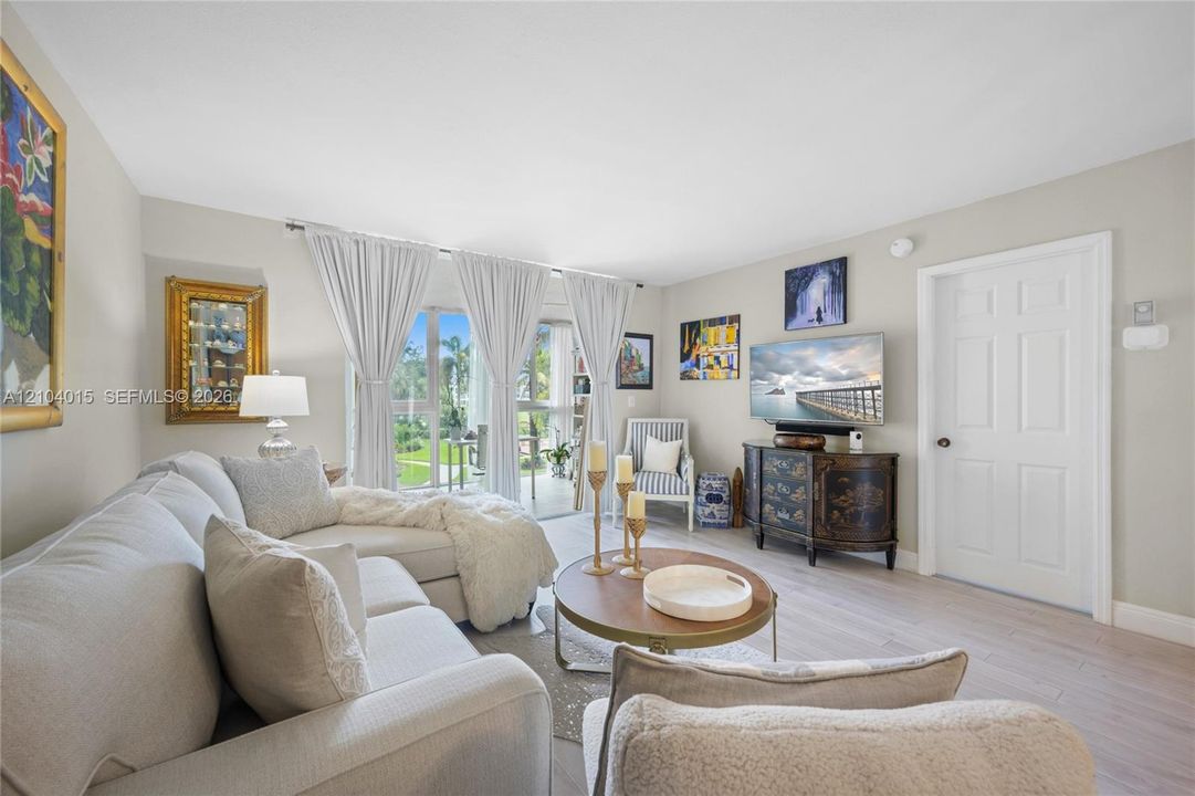For Sale: $145,000 (2 beds, 2 baths, 1142 Square Feet)