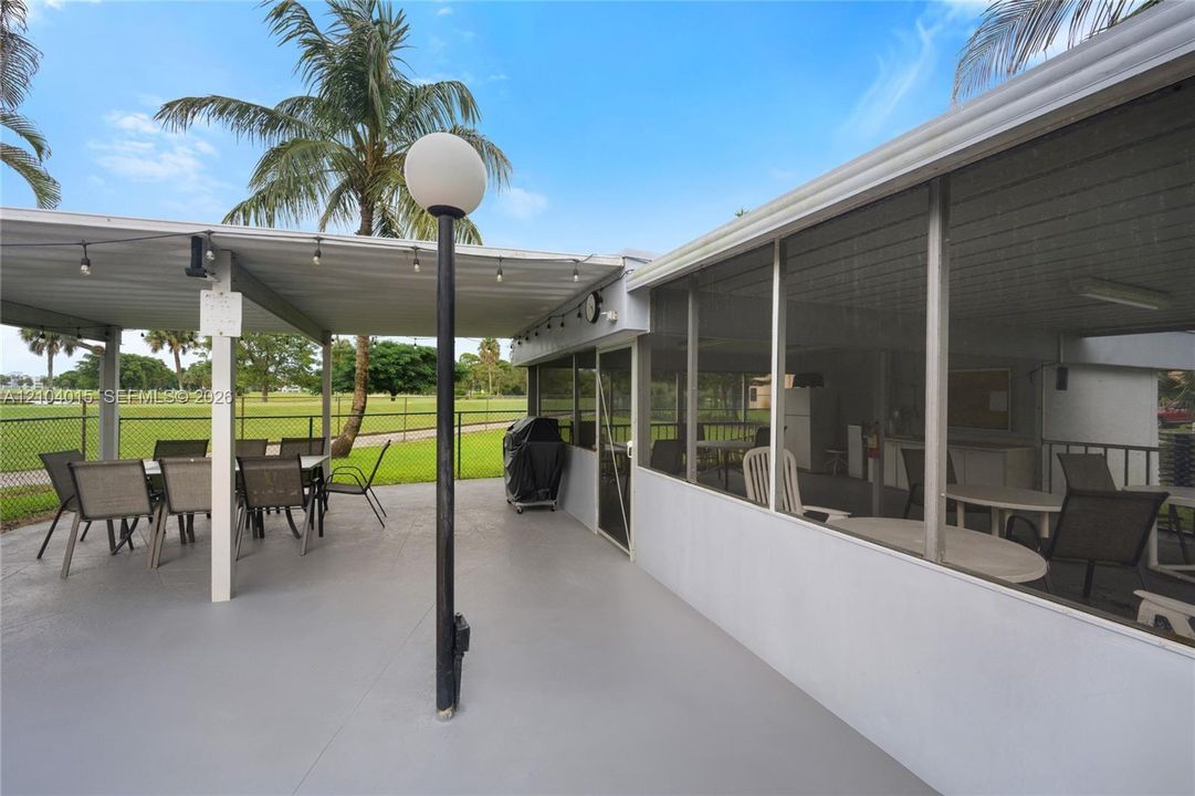 For Sale: $145,000 (2 beds, 2 baths, 1142 Square Feet)