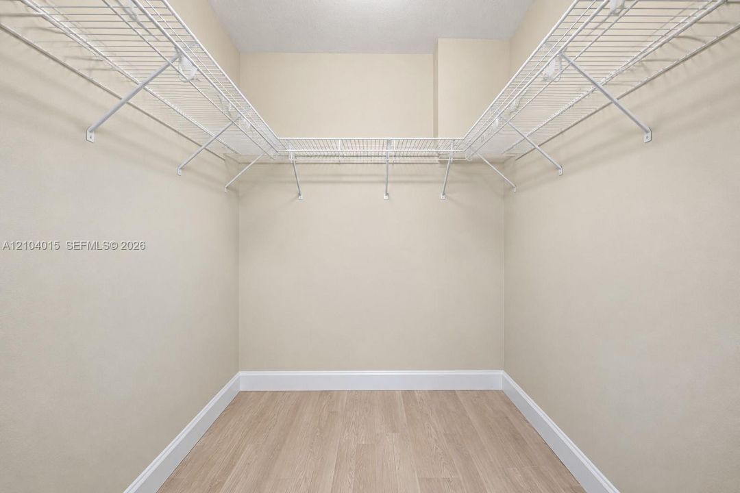 For Sale: $145,000 (2 beds, 2 baths, 1142 Square Feet)