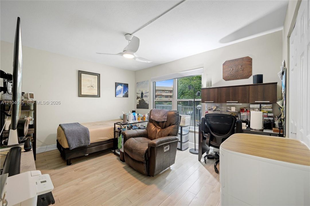 For Sale: $145,000 (2 beds, 2 baths, 1142 Square Feet)