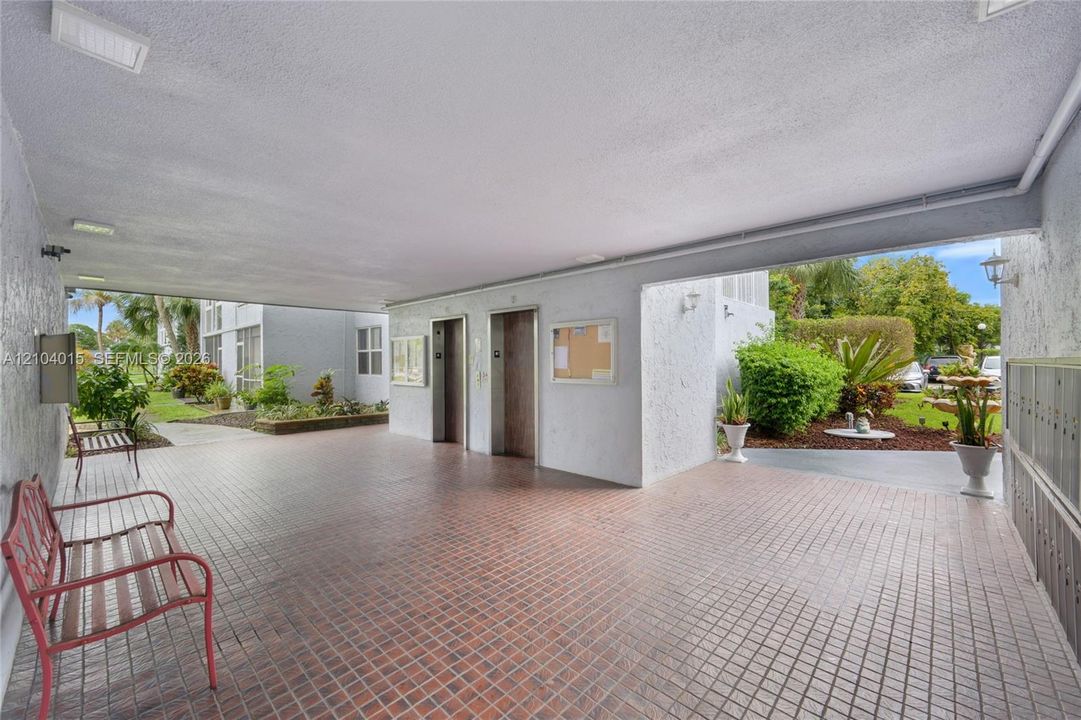 For Sale: $145,000 (2 beds, 2 baths, 1142 Square Feet)