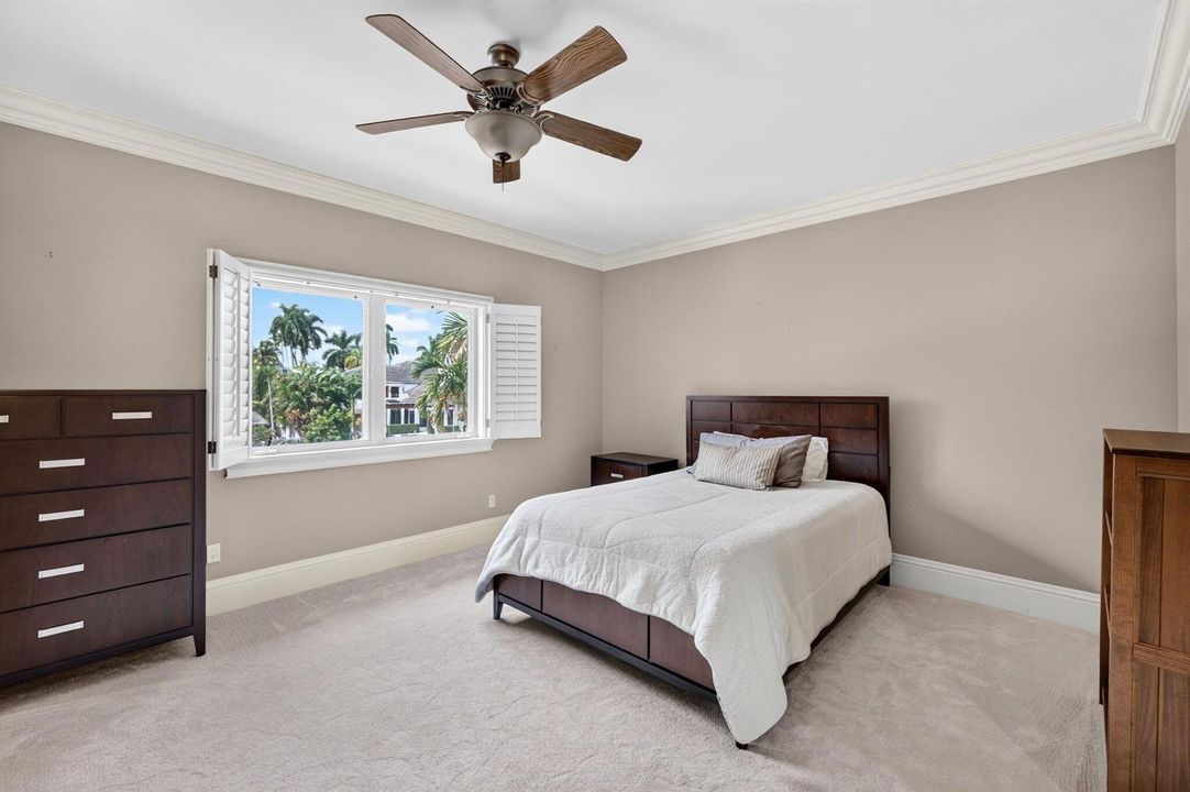 086_Guest_Bedroom_1