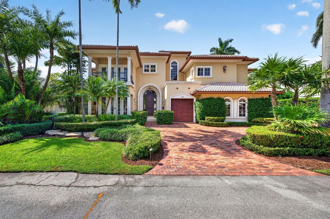 002_Front_Exterior_and_Driveway