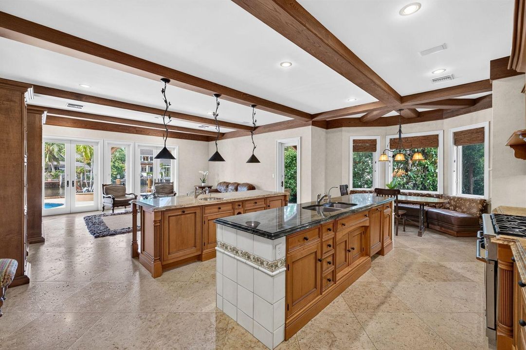 034_Kitchen_and_Family_Room