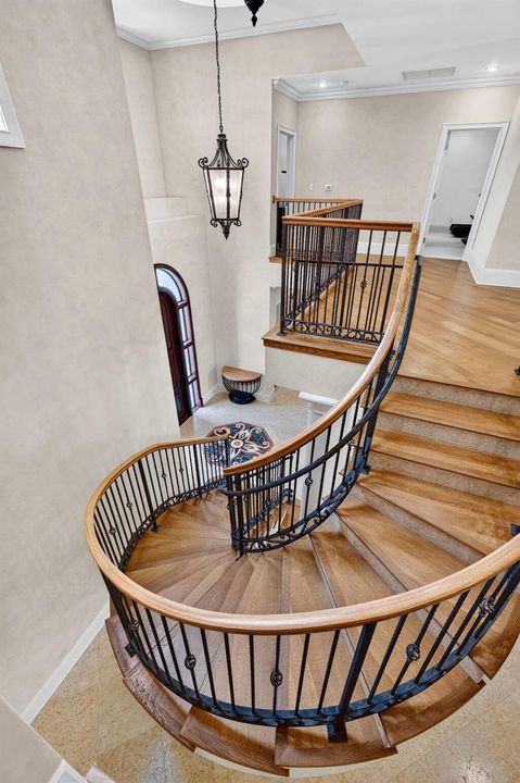 095_Upper_Landing_and_Staircase