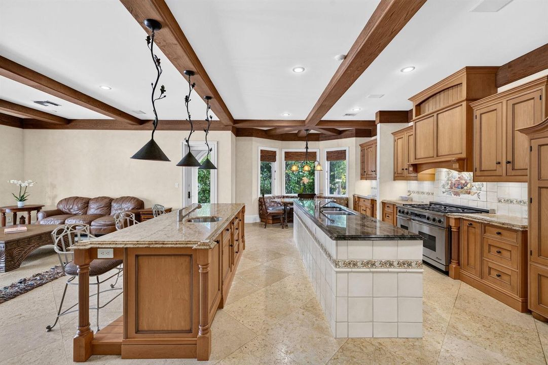 033_Kitchen_and_Family_Room